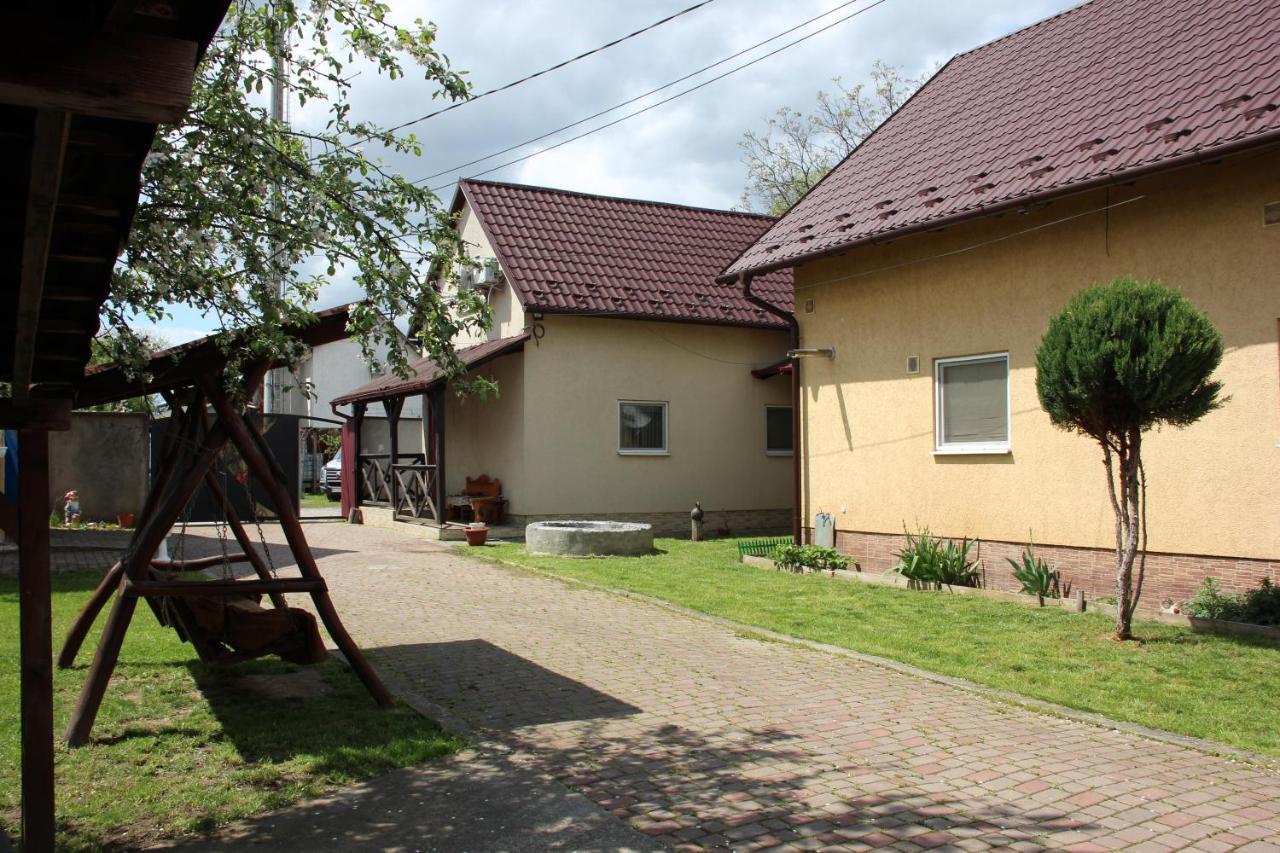 Apartamento Ріточка Beregovo Exterior foto